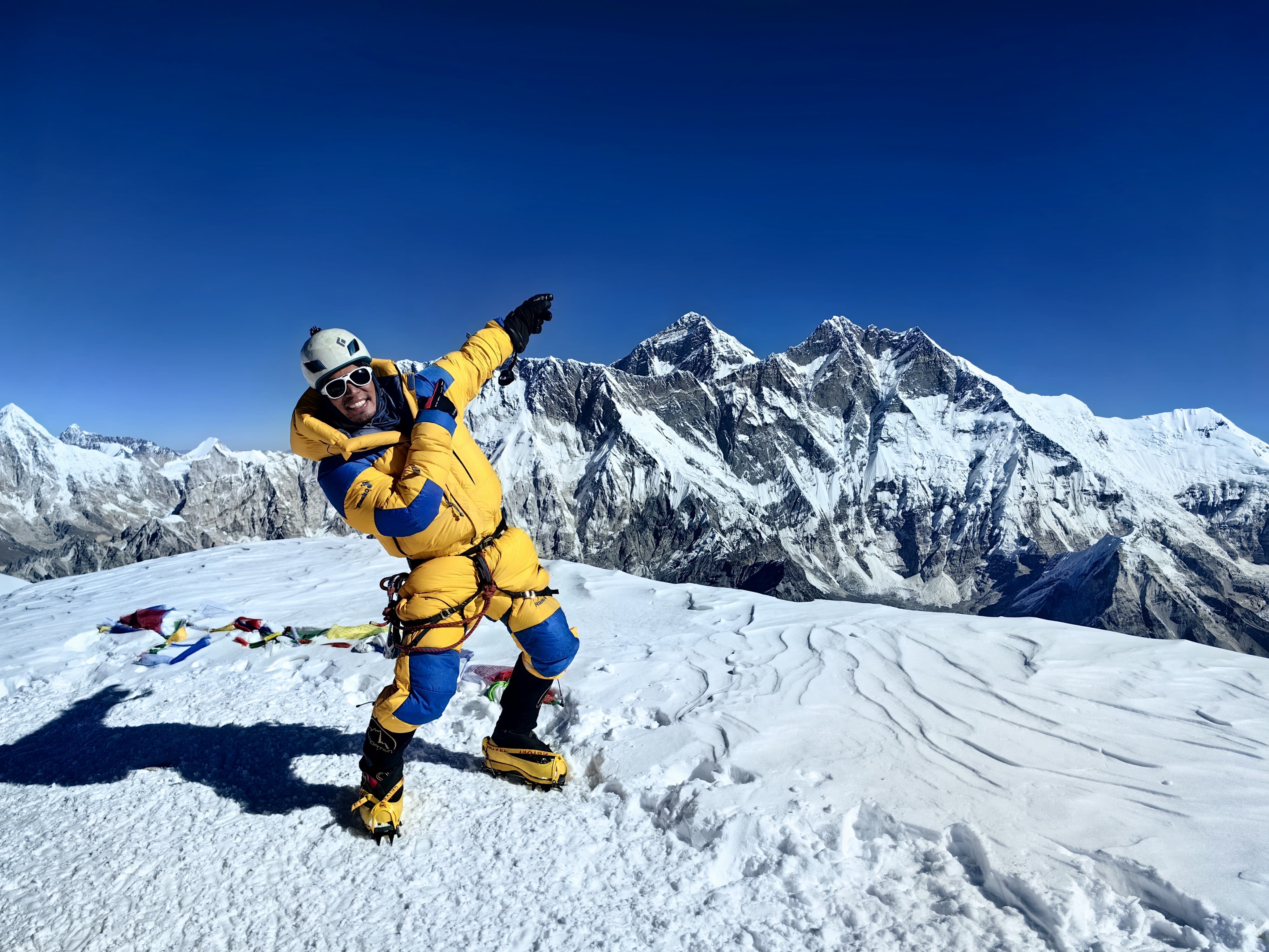 Lobuche with Amadablam Expedition